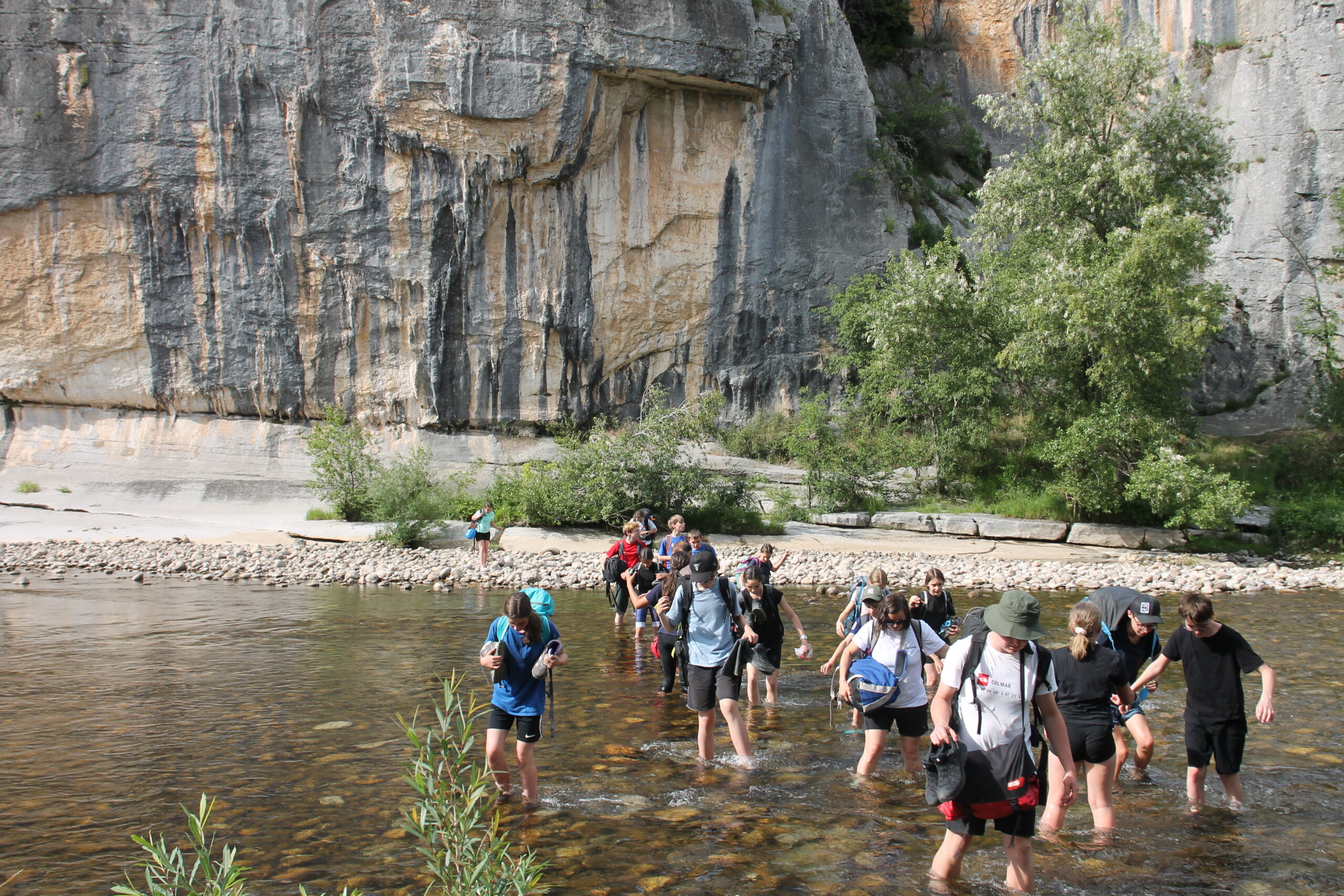 Grimper les pieds dans l'eau